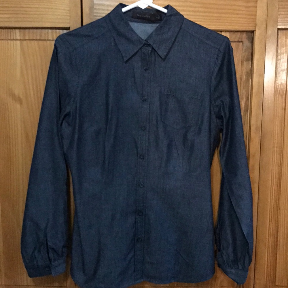 Women's Medium, The Limited button up blouse.